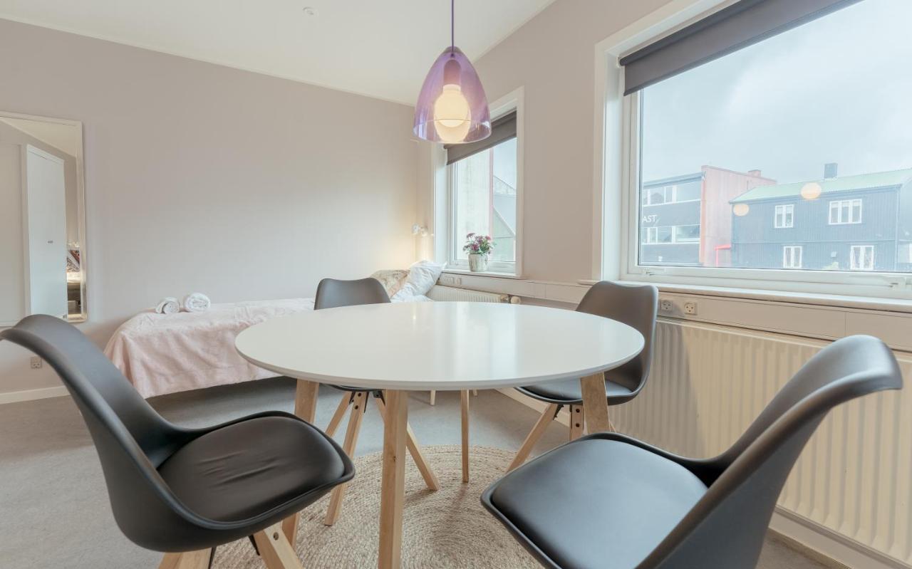 Torsgota Guesthouse - In The Heart Of Torshavn Exterior photo