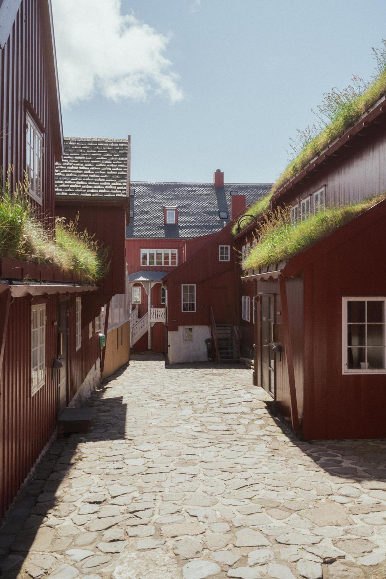 Torsgota Guesthouse - In The Heart Of Torshavn Exterior photo
